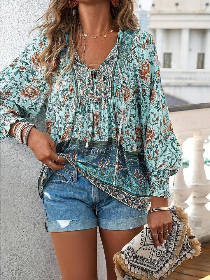Fresh Look Floral Blouse met Casual Charm
