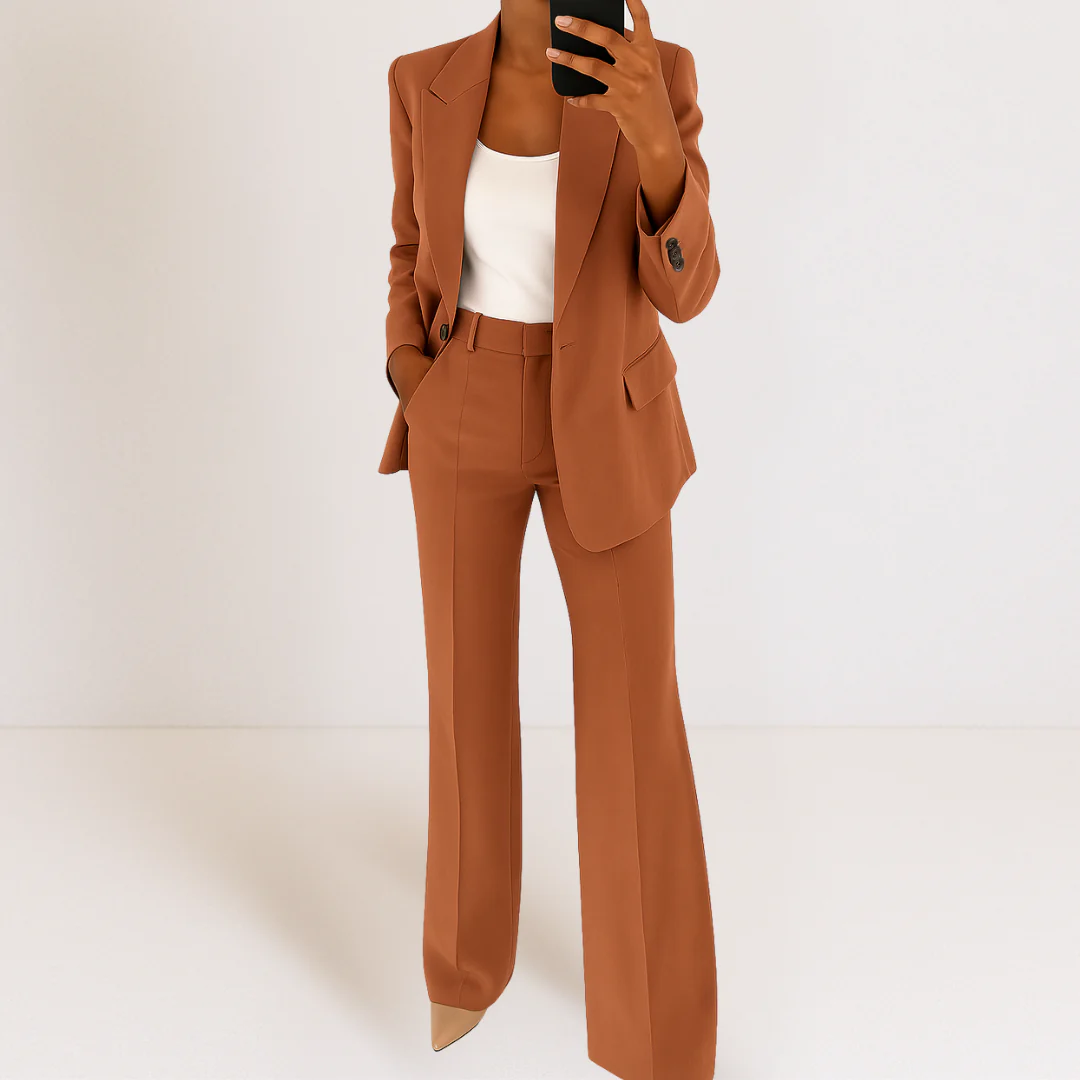 Moderne Blazer Outfit met Opvallende Streeprand