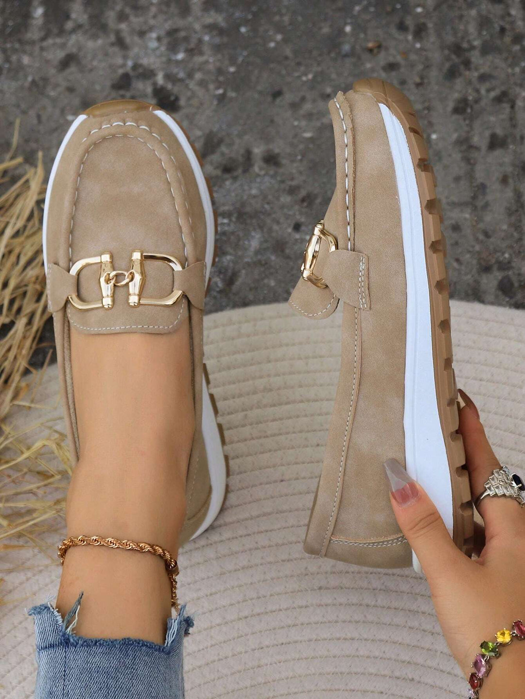Elegante Flat Loafers met Gespontwerp