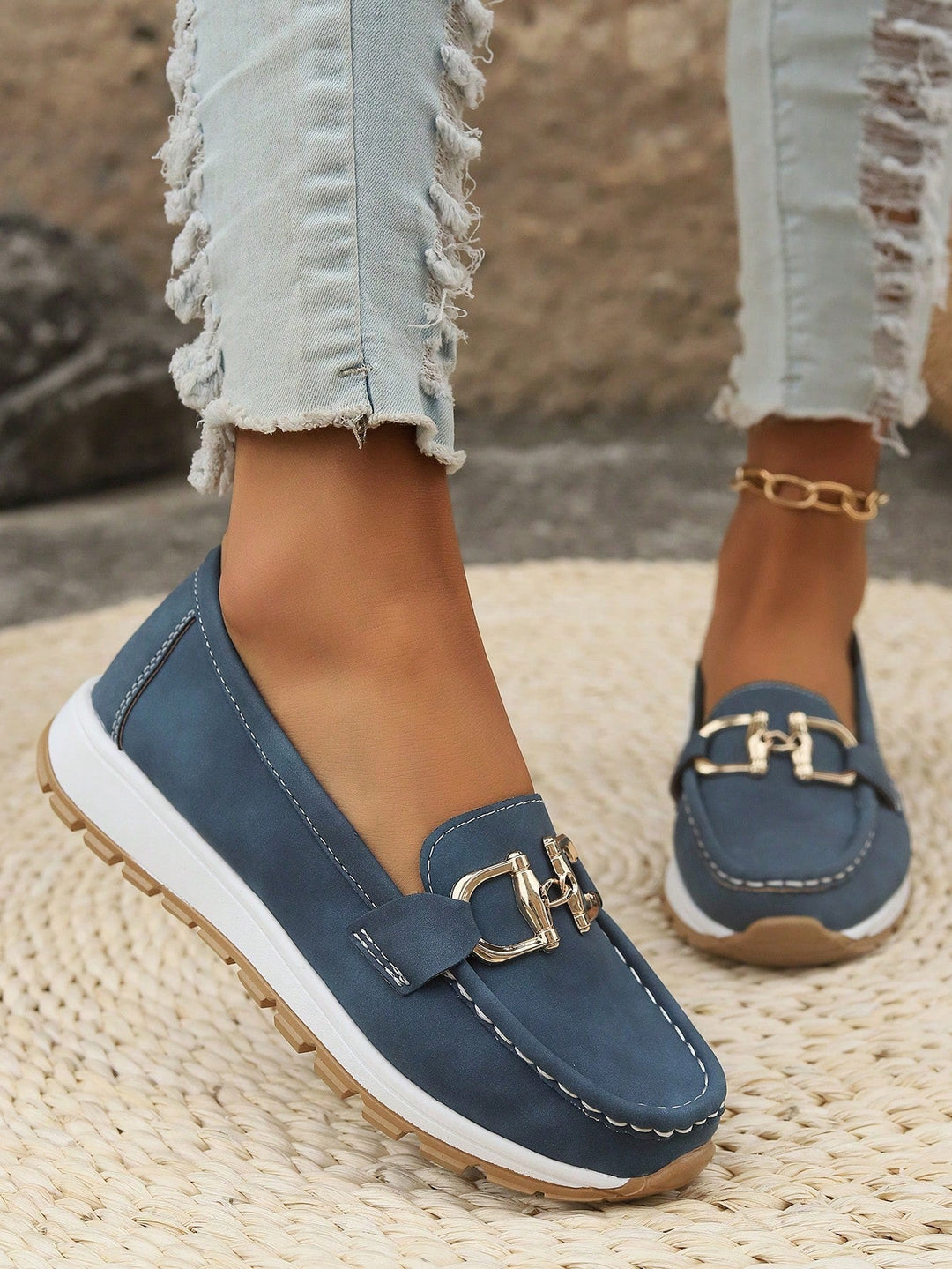 Elegante Flat Loafers met Gespontwerp