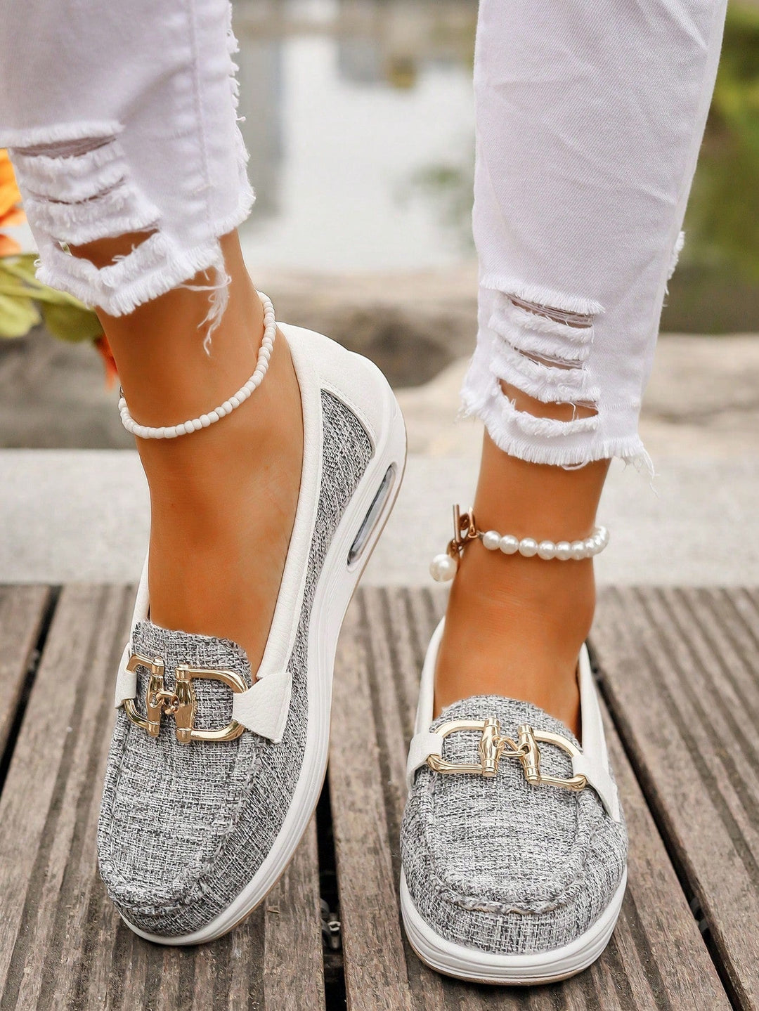 Elegante Flat Loafers met Gespontwerp