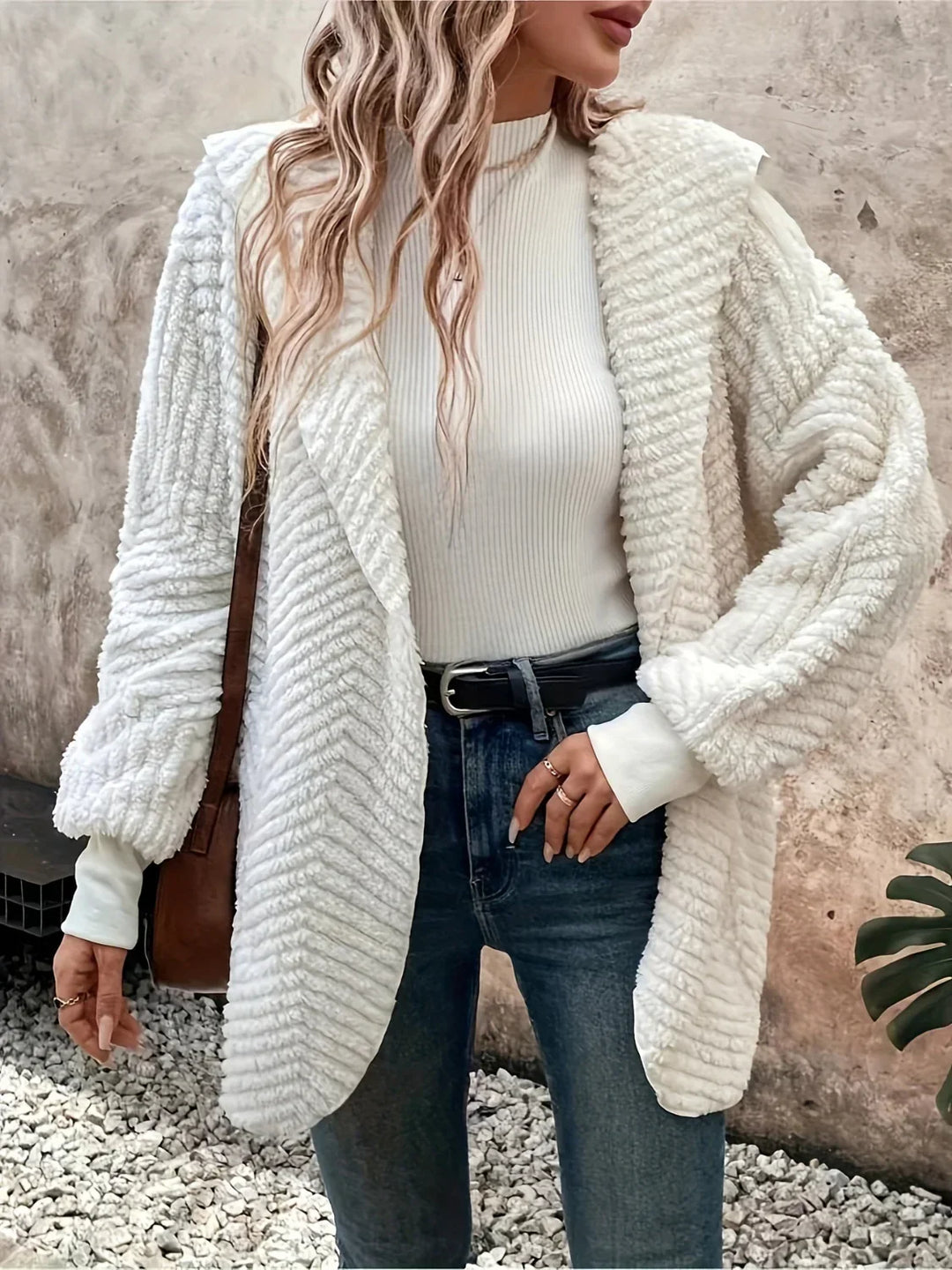 Openvallende fuzzy cardigan met lange mouwen en capuchon