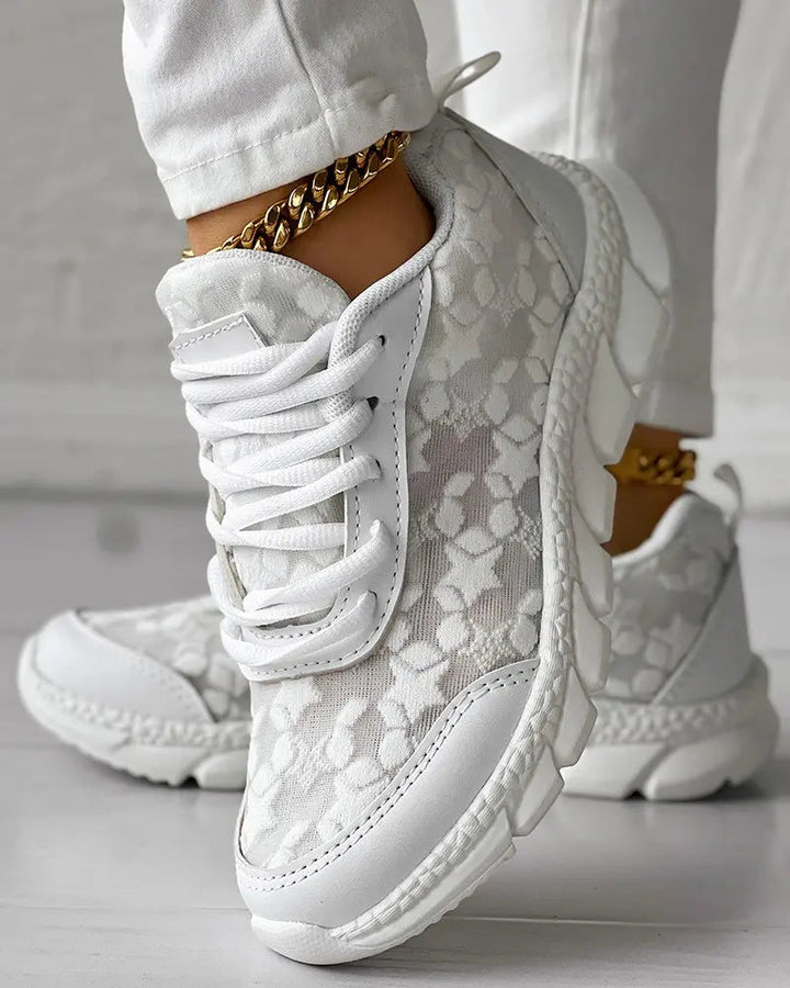Ademende sneakers met ronde neus en veters voor dames