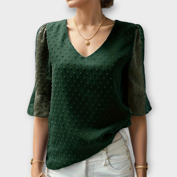 Blouse met diepe halslijn – Soft-Touch statement piece voor elegante avonden of weekendstyling
