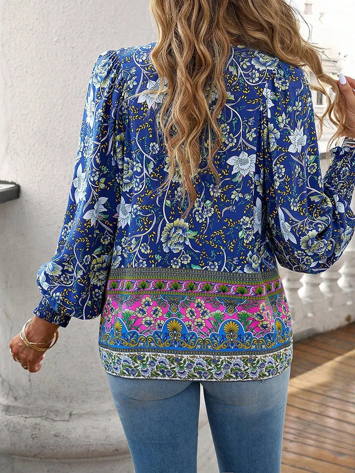 Fresh Look Floral Blouse met Casual Charm