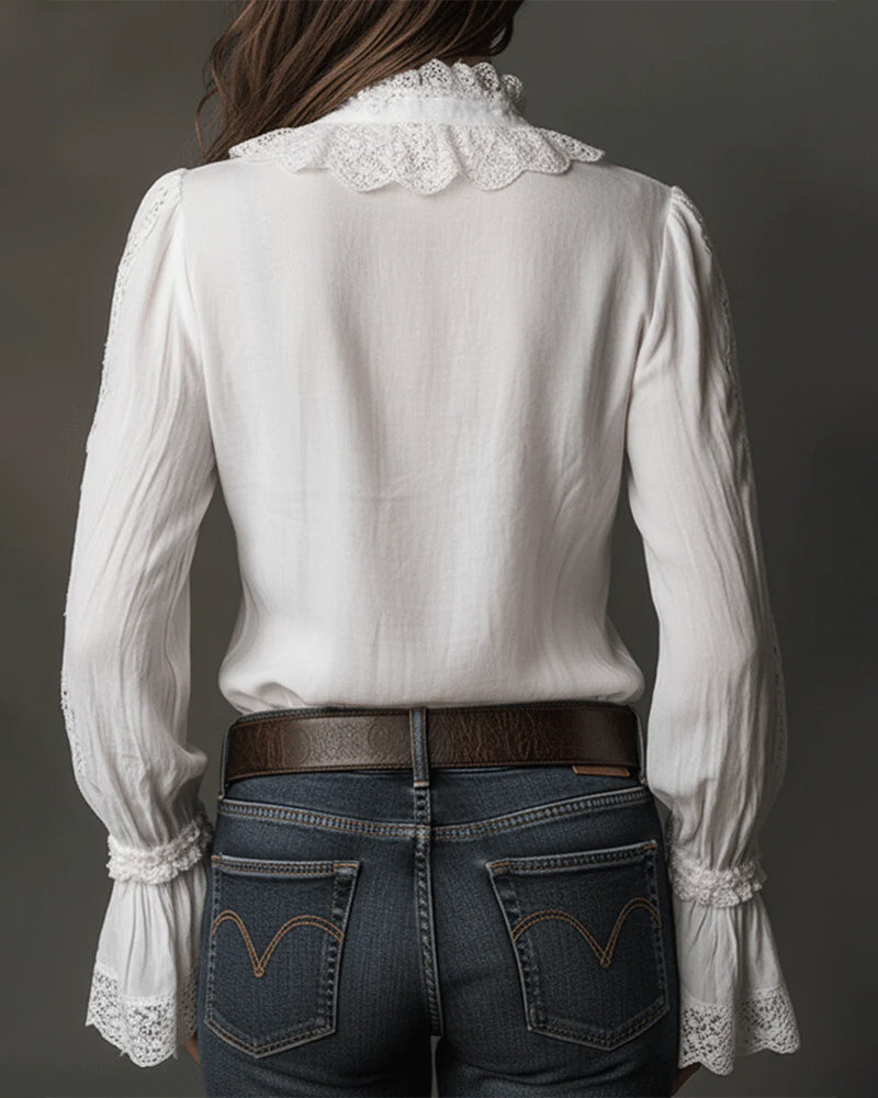 Kanten blouse met ruches en klokmouwen