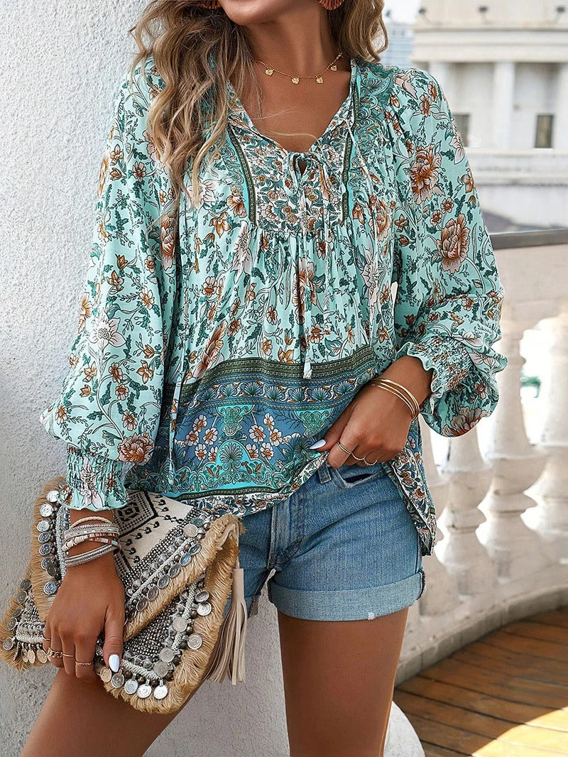 Fresh Look Floral Blouse met Casual Charm