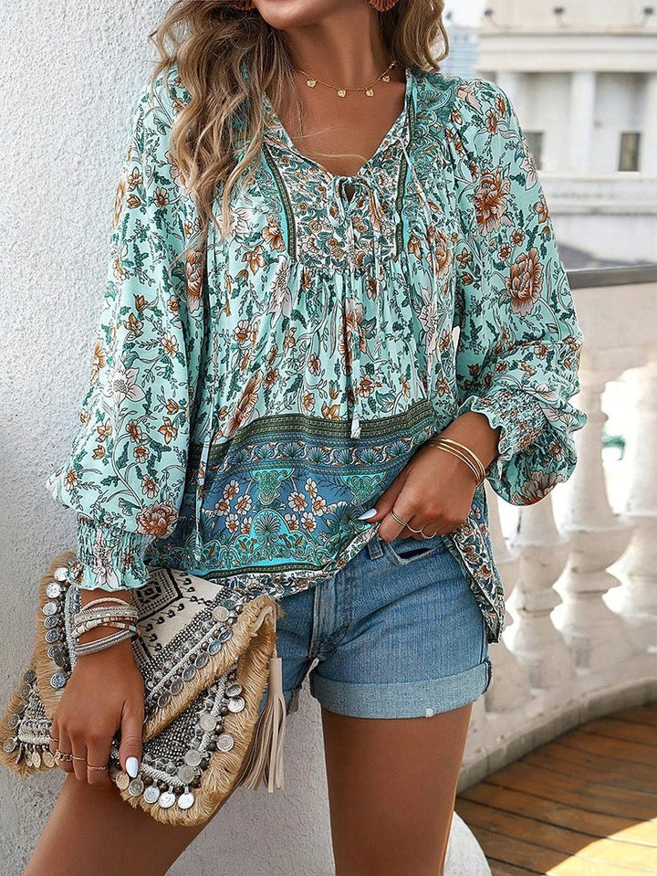 Fresh Look Floral Blouse met Casual Charm