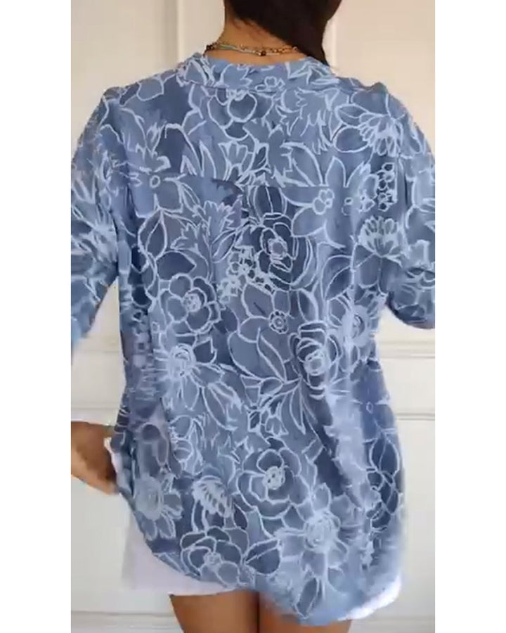 V-hals blouse met knopen en print