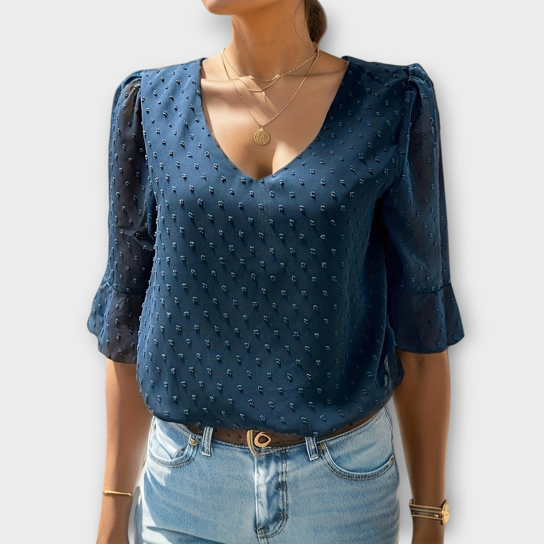 Blouse met diepe halslijn – Soft-Touch statement piece voor elegante avonden of weekendstyling
