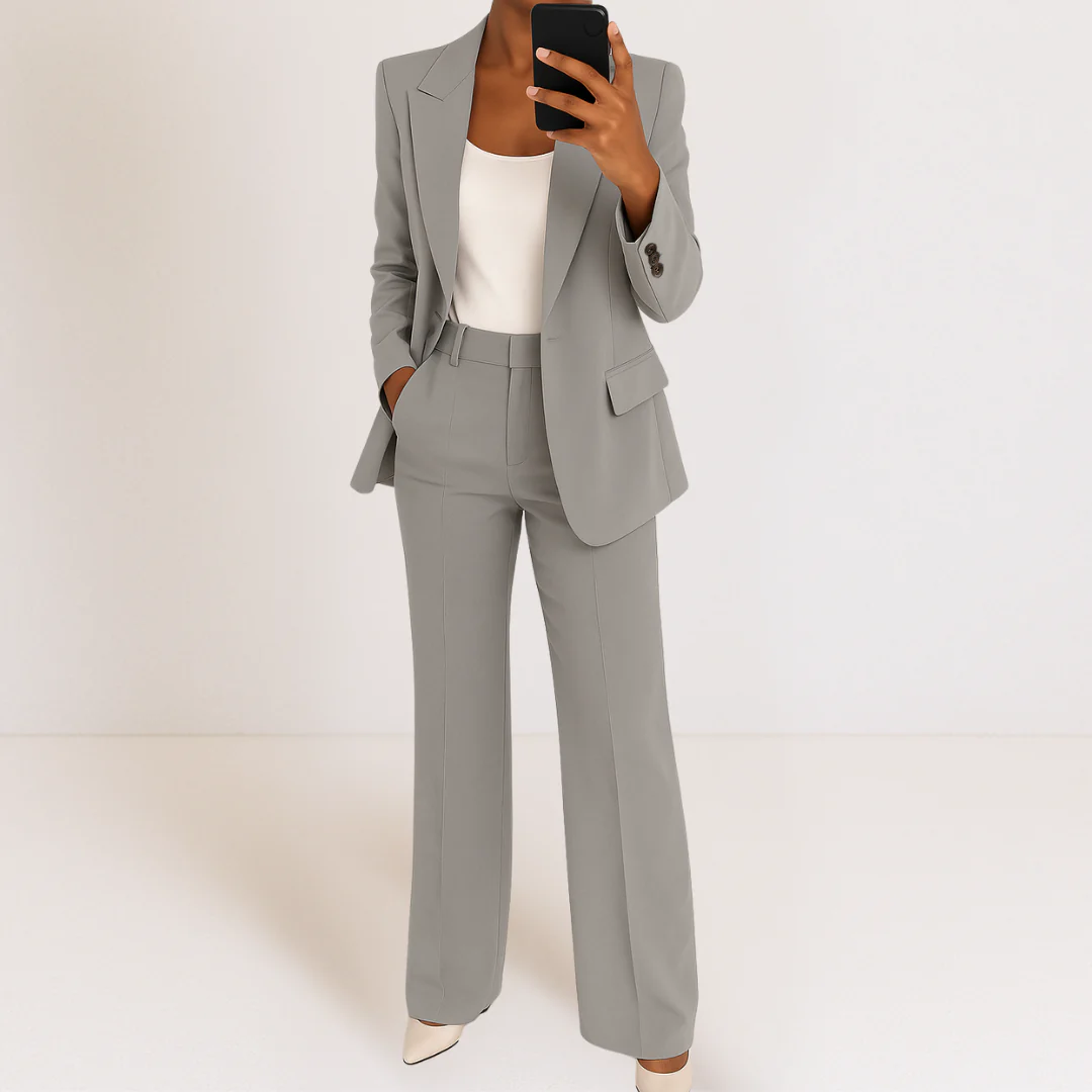 Moderne Blazer Outfit met Opvallende Streeprand