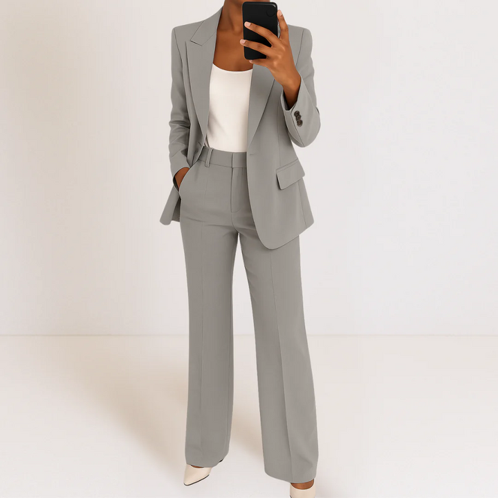 Moderne Blazer Outfit met Opvallende Streeprand