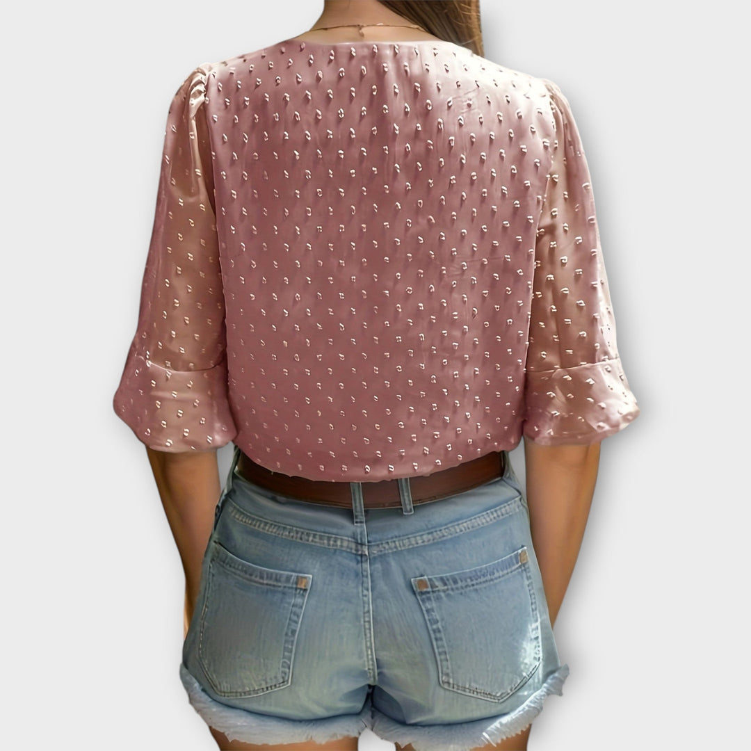Blouse met diepe halslijn – Soft-Touch statement piece voor elegante avonden of weekendstyling
