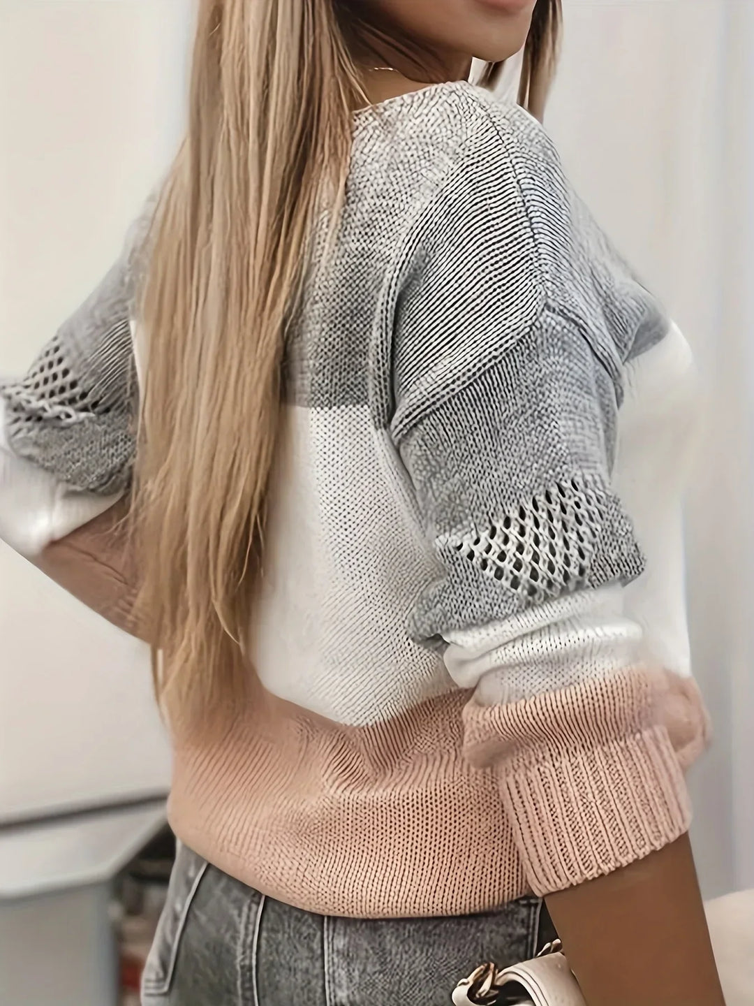 Moderne Gebreide Trui met Cut-Outs