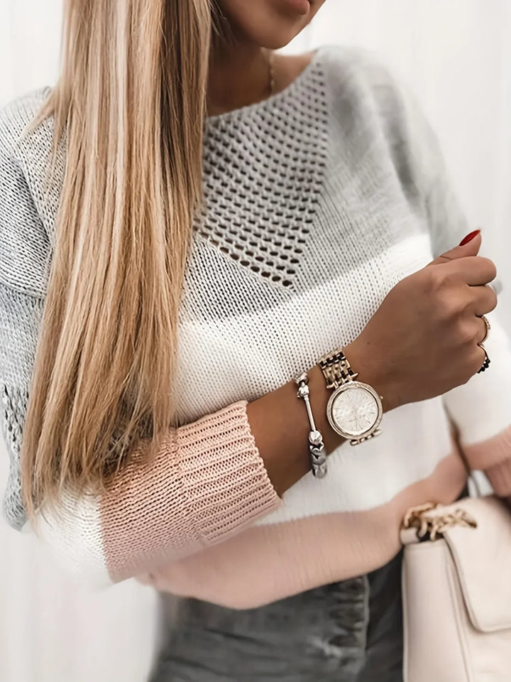 Moderne Gebreide Trui met Cut-Outs