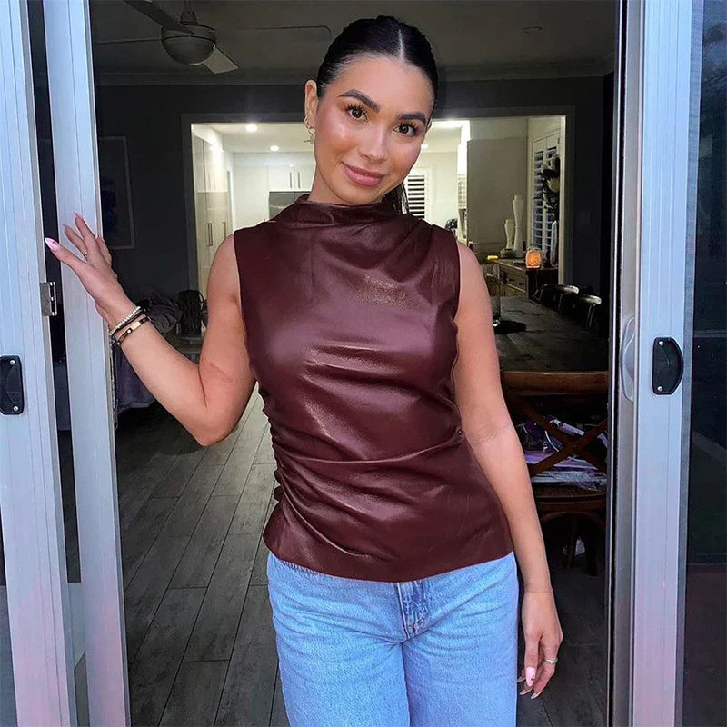 Trendy Black Leather mouwloze top