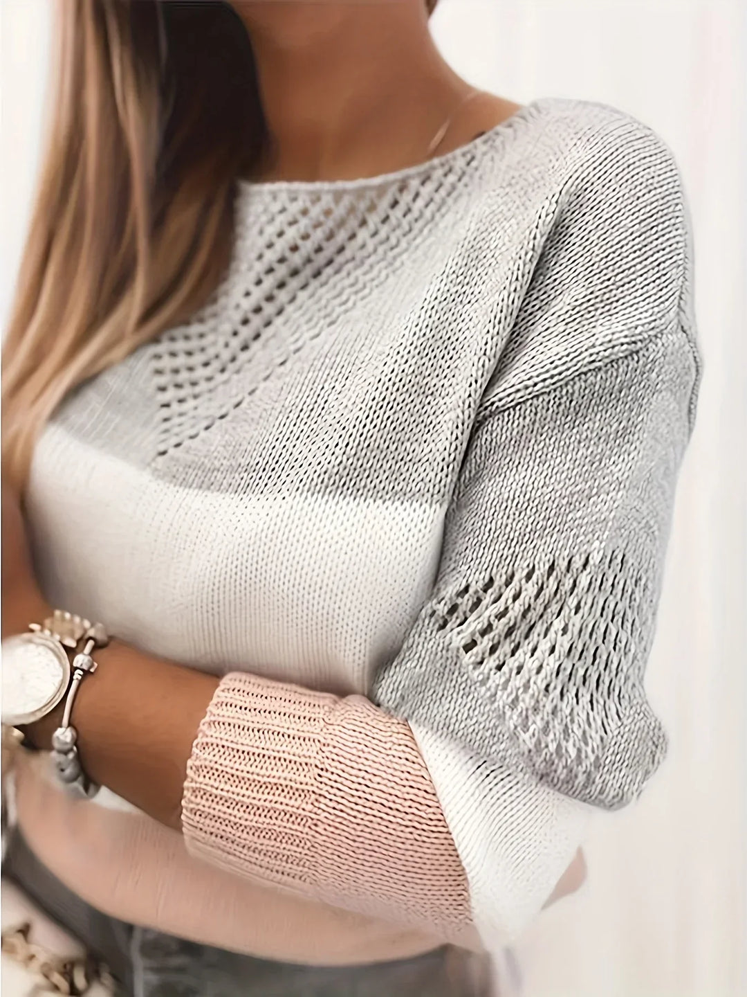 Moderne Gebreide Trui met Cut-Outs