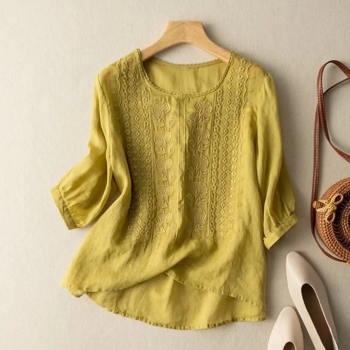 Elegant geborduurde blouse-ontwerp