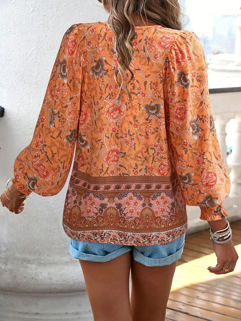 Fresh Look Floral Blouse met Casual Charm