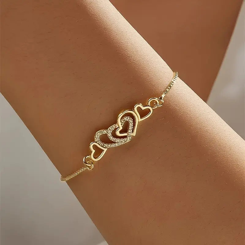 Vintage armband met sprankelende hartjes