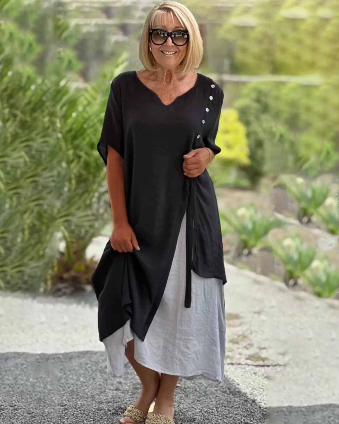 Asymmetrische jurk met korte mouwen