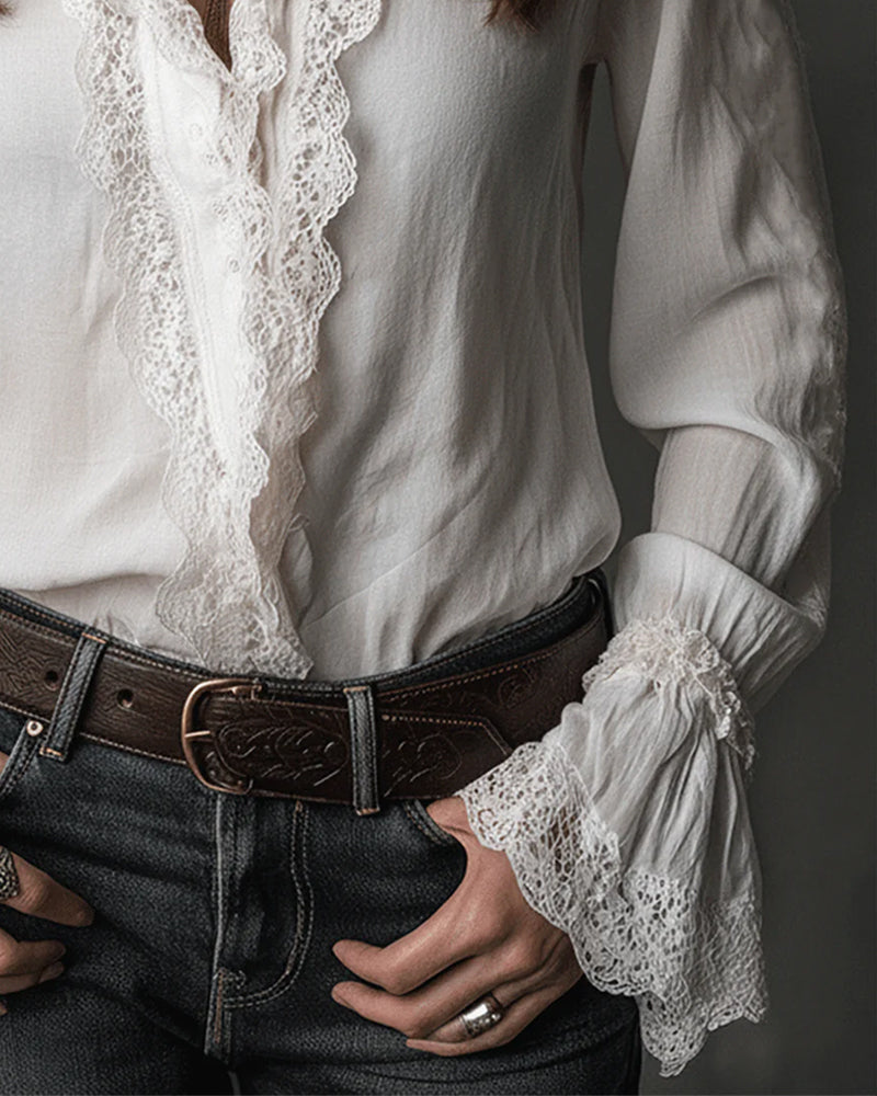 Kanten blouse met ruches en klokmouwen