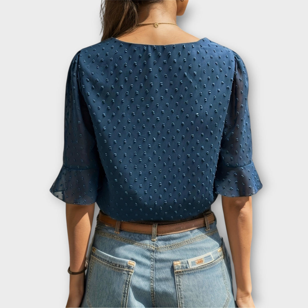 Blouse met diepe halslijn – Soft-Touch statement piece voor elegante avonden of weekendstyling