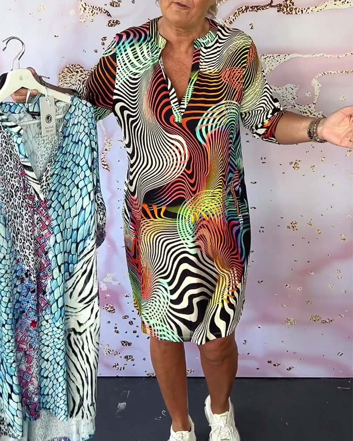 Vibrant V-Neck Flare Jurk