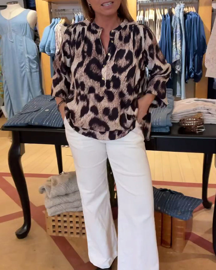 Half-button blouse met luipaardprint