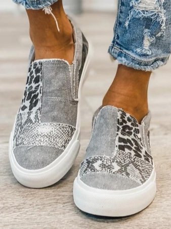 Trendy pijnstillende slip-ons